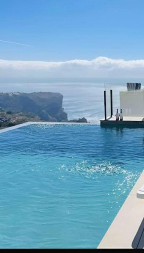 Increible villa con vistas al mar desde la piscina by Alterhome